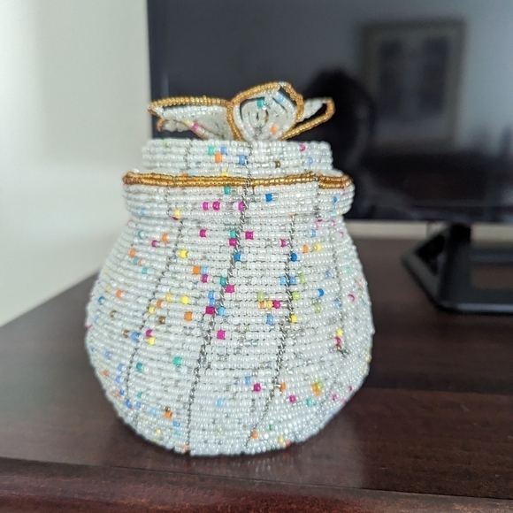 Kenyan Masai-made small beaded container - Picture 6 of 6